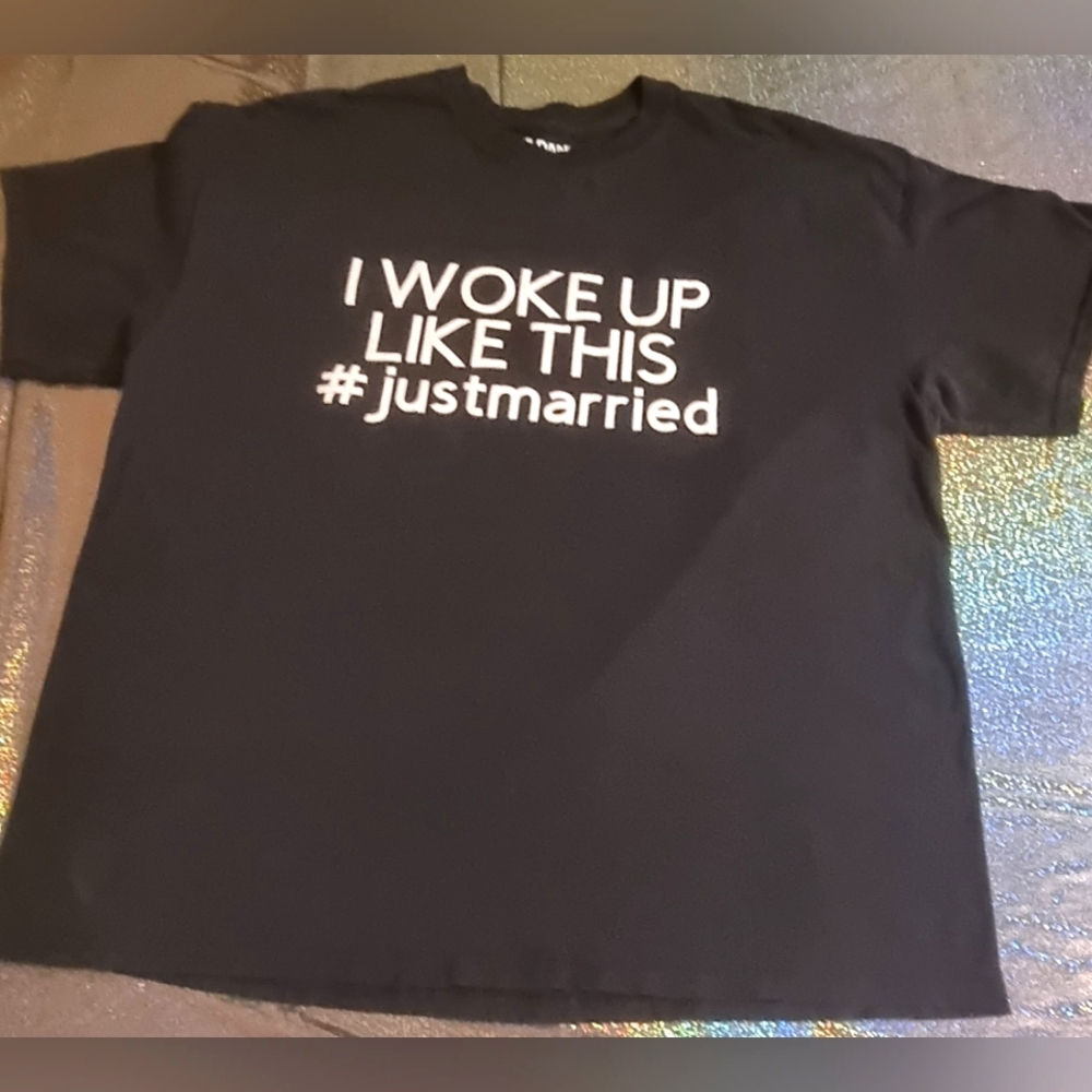 Gildan Men's I Woke Up Like This #JustMarried Black & White T-Shirt Sz XL